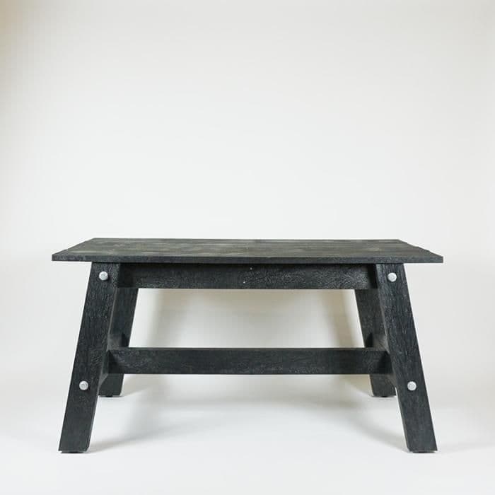 RECYCLED PLASTIC GARDEN TABLE