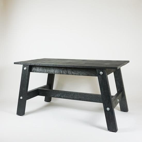 RECYCLED PLASTIC GARDEN TABLE - 2