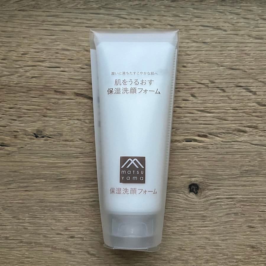 肌をうるおす保湿洗顔フォーム