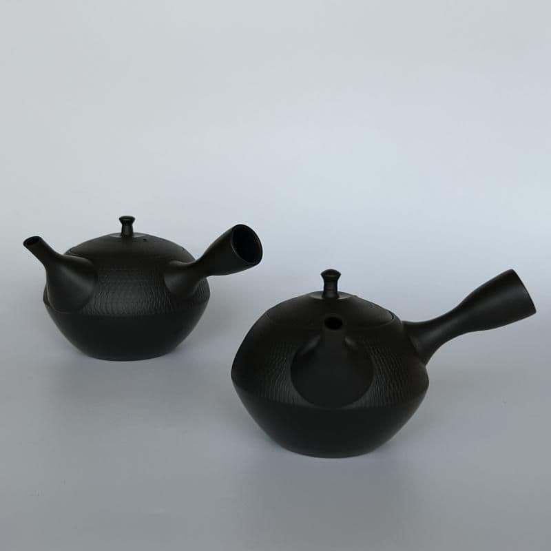 常滑急須 玉形飛びかんな 黒 (300ml / 1〜2人用) ・(450ml / 1〜4人用) 北龍 梅原タツオ 愛知